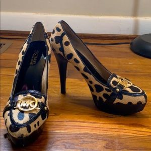 Michael Kors Leopard platform pumps